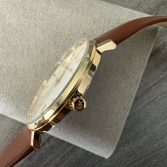 Michael Kors Pyper Crystal White Sunray Dial Ladies Watch MK2740 - Picture 6 of 14